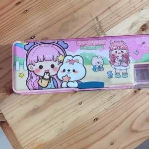 Tempat Pensil Magnet Plus Rautan Astronot Mermaid A-7802