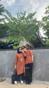 Nadja Couple by hagia | Sudah Sepasang Tunik Midi Dress & Kaos Pria