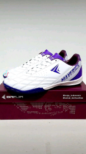 Braja-sepatu futsal Dewasa Braja Maverick In White purple