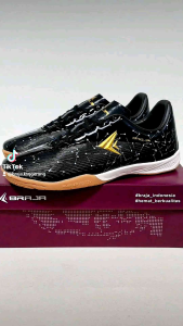 Braja-sepatu futsal Dewasa Braja speed storm In black gold