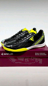 Braja-sepatu futsal Dewasa Braja Maverick In black yelow