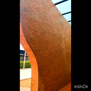 อิฐแปะผนัง