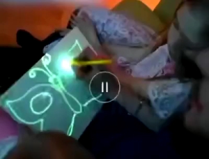 Mainan Glow In The Dark & Draw With Light: Pilihan Terbaik Sebelum Tidur