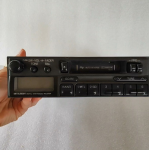 งานช่าง ขายตามสภาพ ไม่ได้เทส วิทยุ เทป ติดรถยนต์ Mitsubishi ไม่ได้เทส เลยไม่รู้ใช้งานได้มั้ยนะคะ ไม่มีปลั๊กหลัง