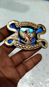 pin emblem baret garuda dasar akrilik mika
