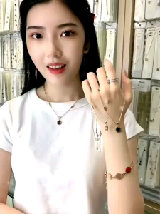 [ Bayar Ditempat ] Kalung Titanium Rantai Rose Gold Liontin Roman Black 45 Cm / Accesories Wanita Kalung Lapis Emas 18K Rose Gold / Kalung Titanium Import
