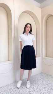 Maneenush เสื้อนักศึกษาแขนสามเหลี่ยม ทรงเข้ารูป สีขาวนวล/ขาวสว่าง เสื้อนิสิต