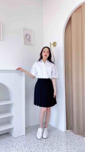 Maneenush กระโปรงพลีท สีดำ ยาว 18-20 ซึ่งเป็น Free Size/XL จีบเล็ก/ทวิส ที่มีกระเป๋า