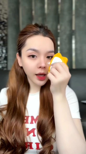 kem chống nắng Phổ Quang AC phiên bản 2025 60g Queenie Skin Chính. Dưỡng trắng da dưỡng ẩm bảo vệ da và làm sáng da SPF50+PA++++....( mỹ phẩm Queenie Skin chính hãng )