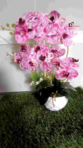 bunga orkid latex gubahan bersama pasu bunga untuk raya