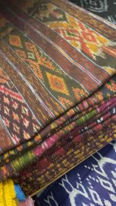 ผ้าฝ้ายมัดหมี่ทอมือลายรวมดาว