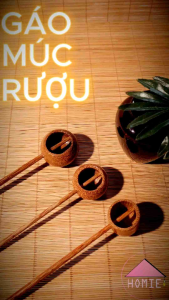 Gáo dừa múc nước trang trí mộc mạc