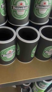 ปลอกเบียร์ กระบอกเก็บความเย็น รักษาอุณหภูมิ สกรีนลาย Heineken เรนโบว์ คมชัด สวยงาม หลากสีสรร มีขนาดกระป๋อง ขวดเล็ก ขวดใหญ่