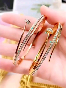 Gelang Tangan Wanita Model Paku Permata Titanium Stainless Steel Anti Karat Xpid55