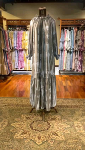 Silva Dress by Dian Pelangi: Busana Muslim Maxi Gamis Abaya Kaftan Gaun Outfit Casual Formal Pesta Kondangan Lebaran Wanita Cantik Anggun Modis Modern Simple Elegan Mewah Model Korea Terbaru Motif Batik Abstrak Hand Made Kekinian