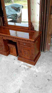 Meja Rias Rahwana Jati Asli: Pilihan Terbaik untuk Kamar Mandi Anda