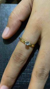 Cincin Titanium Wanita Zircon Gold