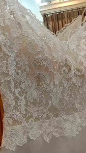 ชุดเจ้าสาว มือสอง เดรสมินิมอลลูกไม้ซีทรู เรียบหรู ขนาด ML อก36 เอว30 สะโพก40 ซิปหลัง