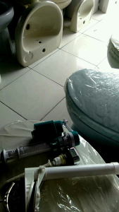 Sparepart closet duduk model kodok Alat dalaman kloset tombol samping Alat kloset duduk monoblok