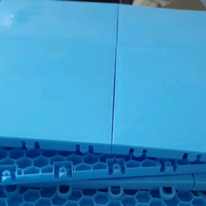 lantai futsal interlock bisa untuk futsal basket badminton ukuran 25 cm x 25 cm sistem kancing