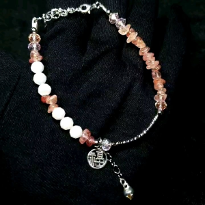 【 READY STOCK Actual Unit 】Natural Love Popularity Crystal Bracelet 天然爱情人缘水晶手串 -DSM25911