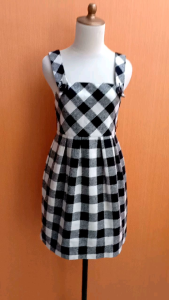 mini midi dress wanita hitam putih kotak S cewek MEWAH anak 14 15 16 thn wool cute santai