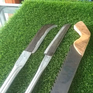 PEMOTONG RUMPUT DAN DAHAN POHON BAHAN GERGAJI BAJA ALAT KEBUN