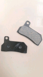 kampas rem 4 piston sudah satu set kanan kiri