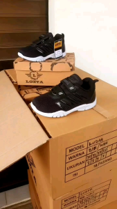 Sepatu Anak Import LOZTA  01 Series Sepatu Sekolah Hitam Polos