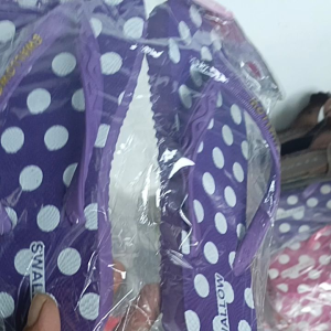 Jepit Swallow Polkadot: Desain Unik untuk Rambut Wanita