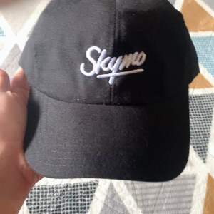 Topi Baseball Skymo: Desain Stylish & Berkualitas