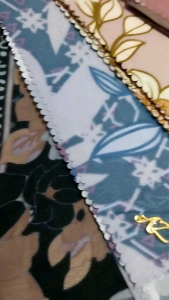 Hijab SegiEmpat Motif