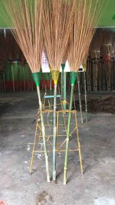 ไม้กวาด กฐิน งานบุญ ถวายวัด (ลายสับปะรด)