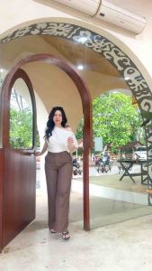 กางเกงผ้าฟลอร่าสาวอวบ 9 ส่วน ยาว 40 นิ้ว เอวสูงเก็บเอวเก็บพุงเก็บสะโพกได้ดีผ้าเนื้อนิ่มใส่สบาย