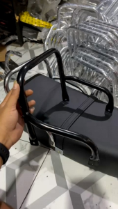 Behel Sadel Pegangan Jok Vespa Panjang Model Arco Eksklusif & Warna Hitam Kuat