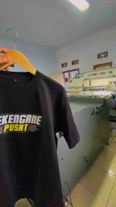 KAOS DISTRO KAOS DISTRO DEKENGANE PUSAT  (pergi demi tugas) COTTON COMBED 24S LEBIH TEBAL DARI 30S