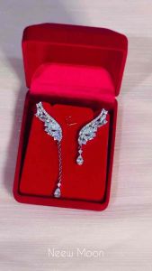 Neew Moon | ต่างหูแฟชั่นปีกเพชรหยดน้ำ สไตล์หวาน