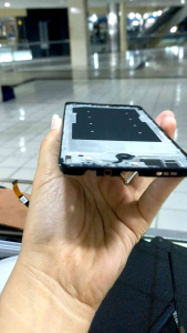 FRAME LCD/MIDDLE LCD/TULANG TATAKAN LCD OP RENO 7/8 4G(COPOTAN)