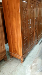 Lemari Pakaian Jati 3 Pintu: Desain Elegan untuk Ruang Tamu
