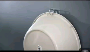 Gantungan Baskom Ember Kaitan Besi Tempel Dinding Serbaguna