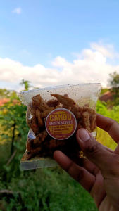 MAKARONI SPIRAL CIKRUH INSTAN PEDAS EXTRA daun jeruk / makaroni bantet VIRAL 100 grm by candu snack&chips
