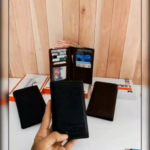 Dompet Kulit Sapi Asli Premium 701: Pilihan Terbaik Untuk Pria & Wanita