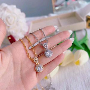 Dây chuyền mì xoắn trắng và vàng kèm mặt giọt nước siêu bền màu Kami - M1615