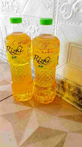 paket 2 pcs minyak goreng merk Rizki Bkp kemasan botol isi 900 mlharga murah lebih hematminyak jernih