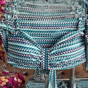 ชุดว่ายน้ำทูพีซเซตสองชิ้น