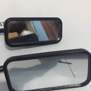 Kaca Spion Kotak Hitam Sepasang: Pilihan Tepat untuk Aksesori Mobil Anda