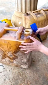 Alat Pengisian Cairan Oli & Air Motor Mobil - Corong Lipat & Selang Multifungsi Praktis