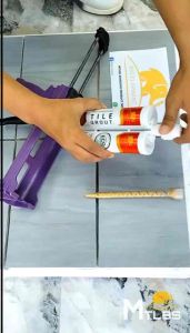 Set Big Elephant Epoxy Tile Grout + 1 Big Elephant Double Barrel Caulking Gun + 1 Nozzle Tip