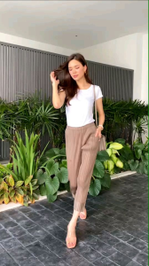 กางเกงเอวสมอค อัดพลีส  ยืดหยุ่นได้เยอะ 👏🏻 ทรงขากระบอก ดูเพรียว สวย หรู ดูดี ใส่งามมากกกก ใส่ไปออกงาน หรือ ไปเที่ยวไหนก็เริ่ด ชุดเดียวอยู่คร้า 💘  ** งานอัดพลีทเน้นย้ำ ถึง 3 ครั้ง เพื่อความอยู่ตัว ไม่คลาย การันตีความสวย  ไฮโซวจร้าา 👑**