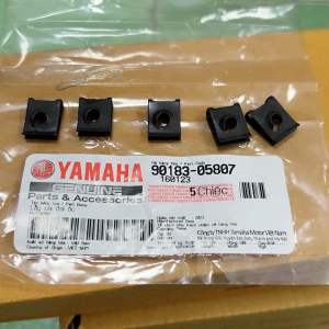 Pát kẹp pass kẹp 5 li dành cho tất cả các dòng xe 2 bánh chính hãng YAMAHA